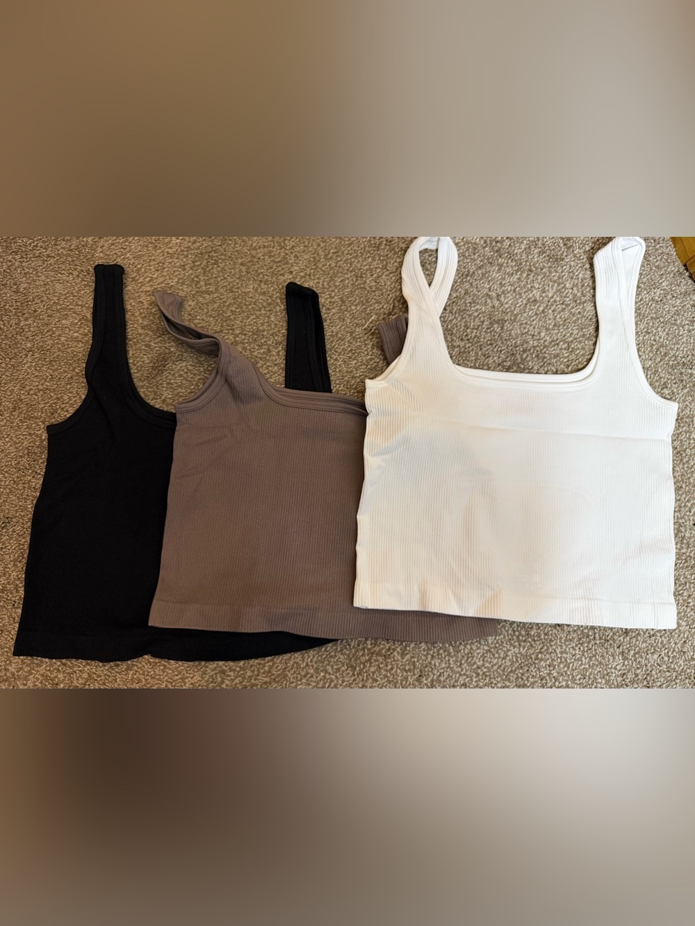 NWT OQQ 3 Pack Ribbed Seamless Crop Tank Tops Black Taupe White Size L